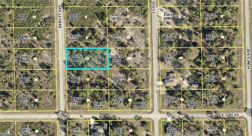 Vacant .5 acre residential lot! Ready to built your dream home! This parcel in an exceptional opportunity for development. Great location and generous dimensions. Desirable location to close proximity to shopping and restaurants.