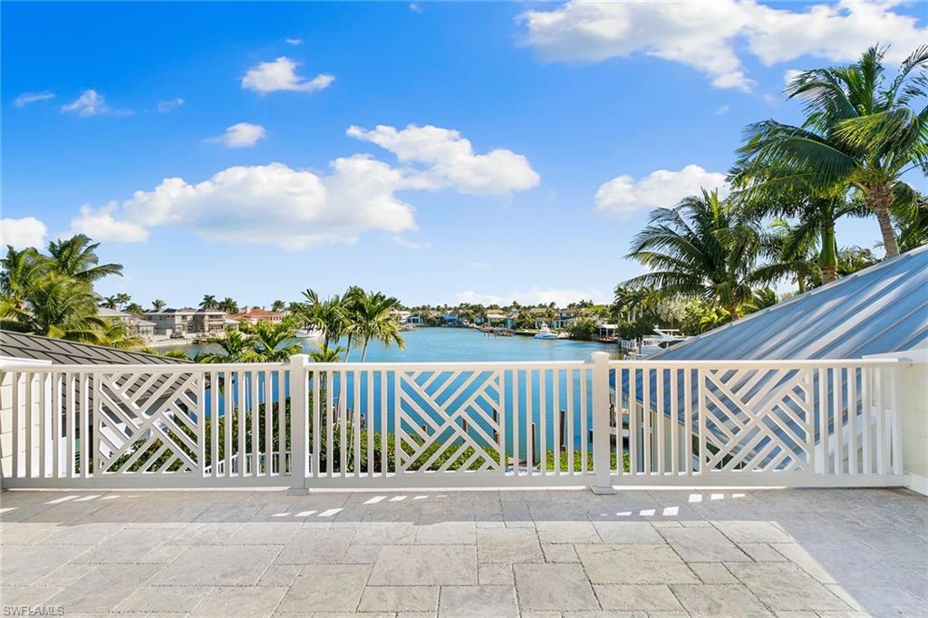 AQUALANE SHORES - Residential