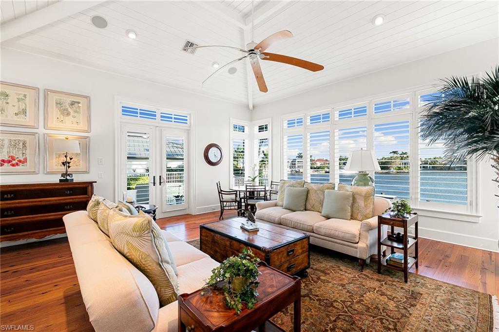 AQUALANE SHORES - Residential