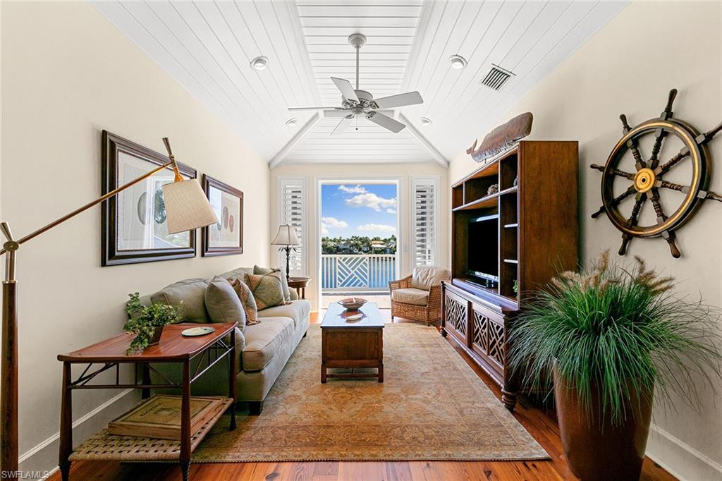 AQUALANE SHORES - Residential