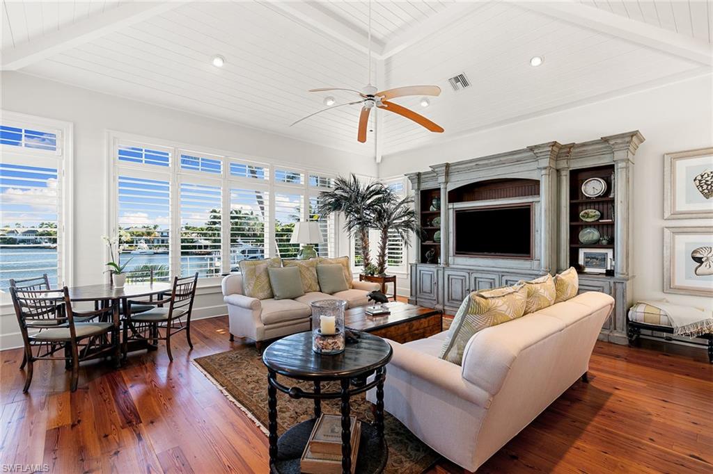 AQUALANE SHORES - Residential