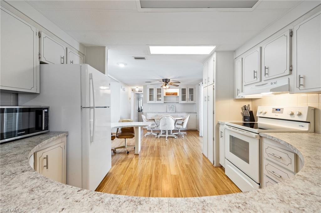 SIX LAKES COUNTRY CLUB - Residential