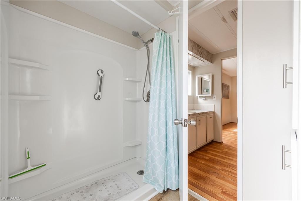 SIX LAKES COUNTRY CLUB - Residential