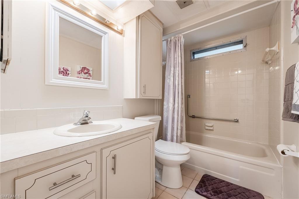 SIX LAKES COUNTRY CLUB - Residential