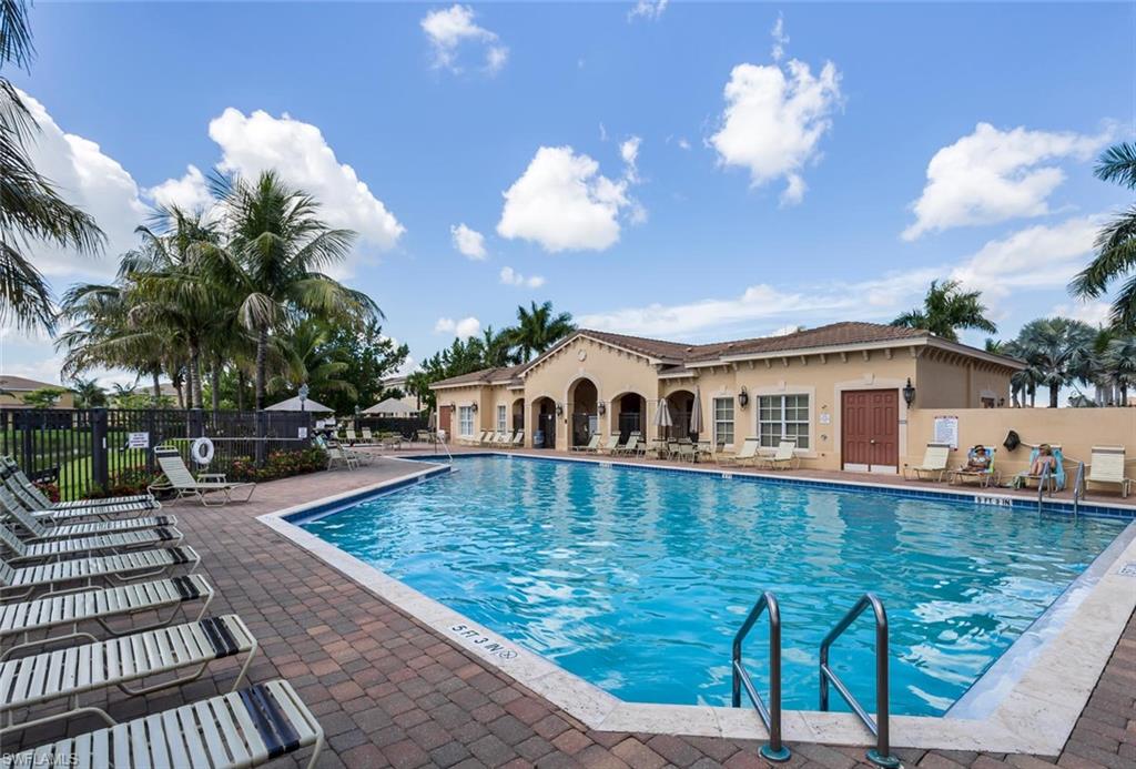 TOWNHOMES OF SAN SIMEON - Residential