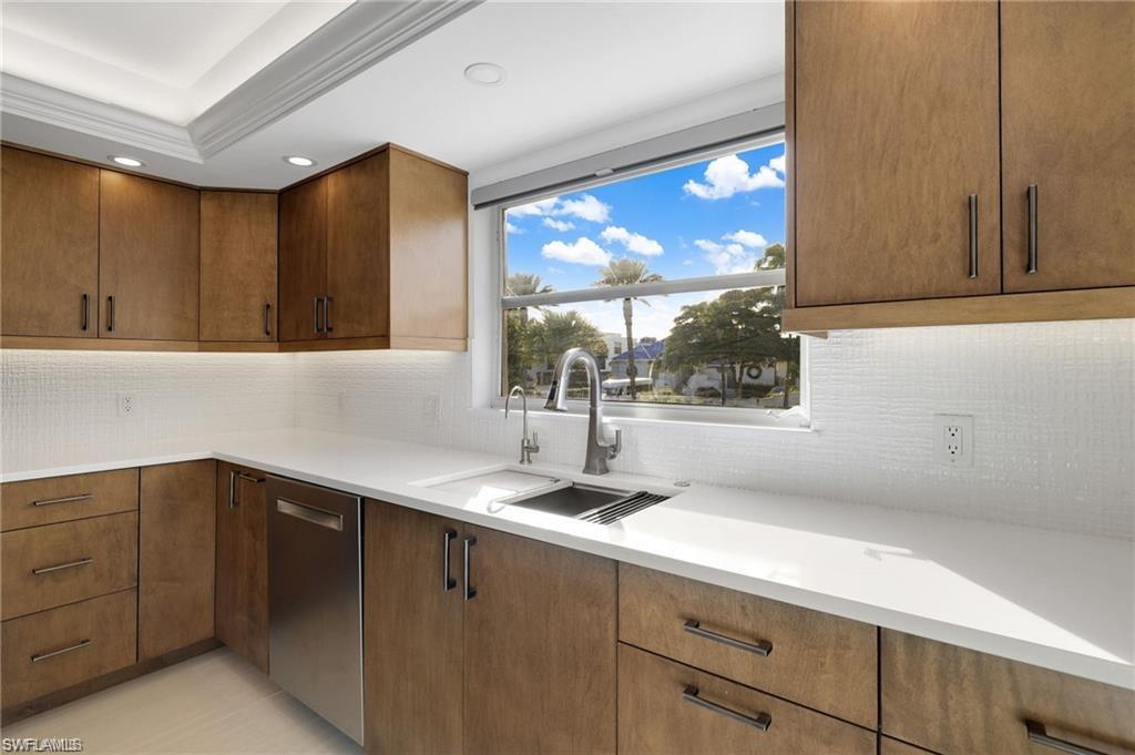 SUNSET BAY - Residential Lease