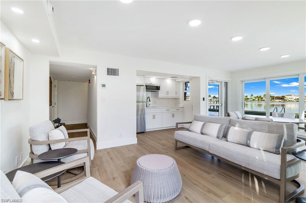 SUNSET BAY - Residential Lease