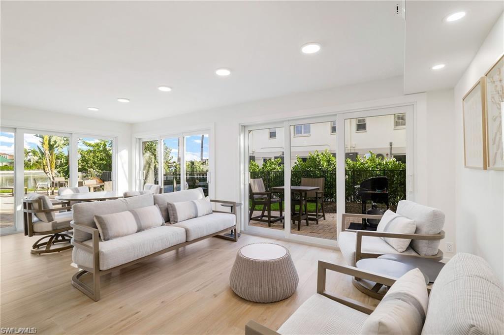 SUNSET BAY - Residential Lease