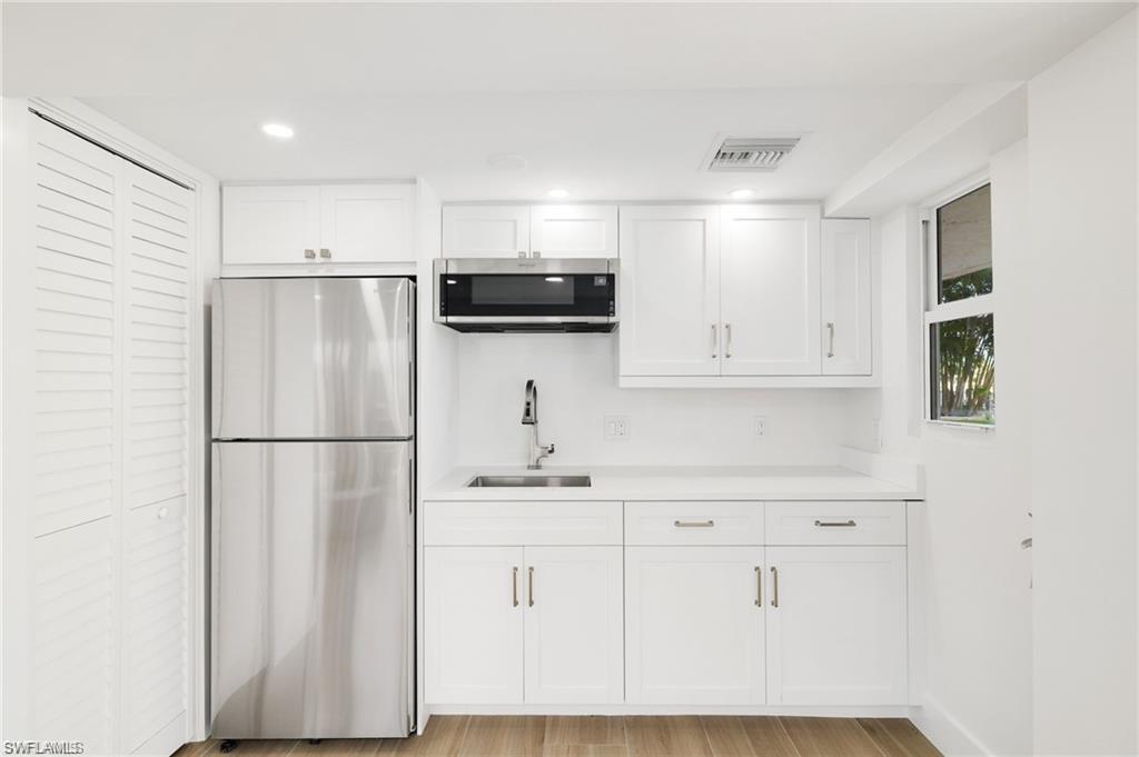 SUNSET BAY - Residential Lease