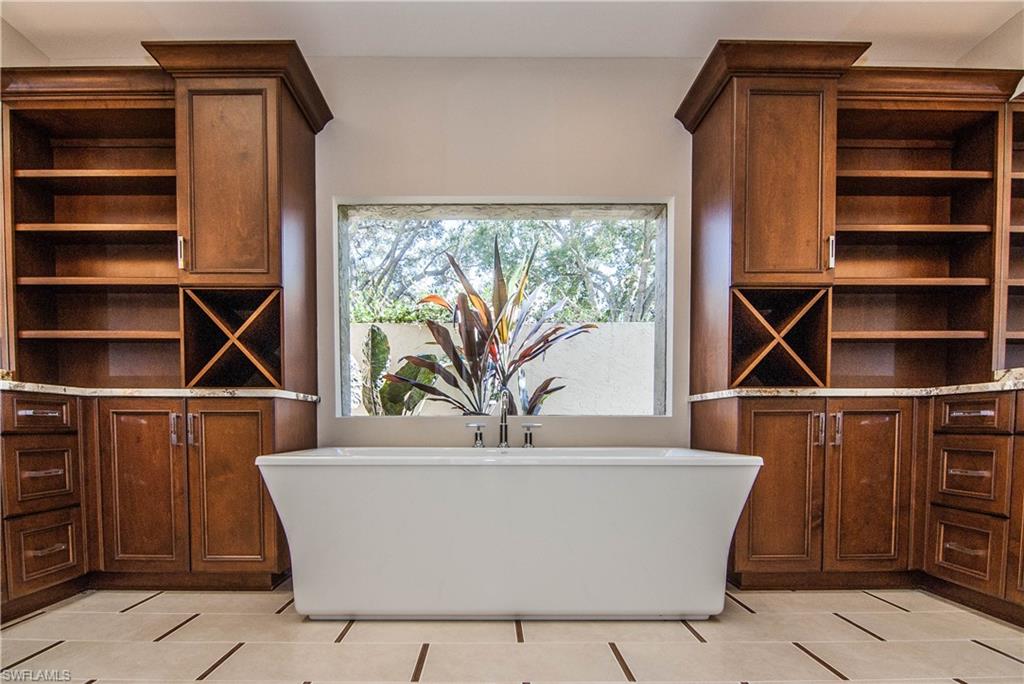 PELICAN BAY WOODS - Residential