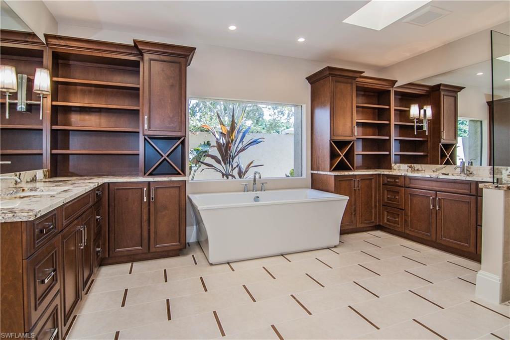 PELICAN BAY WOODS - Residential