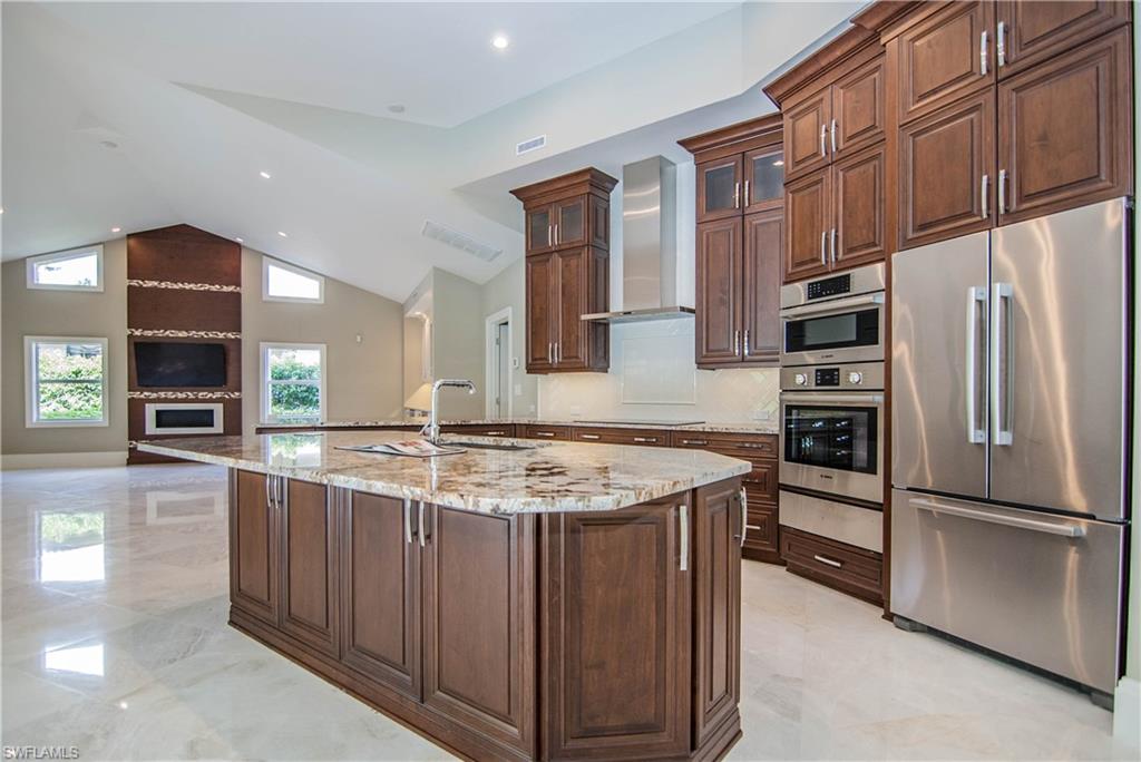 PELICAN BAY WOODS - Residential