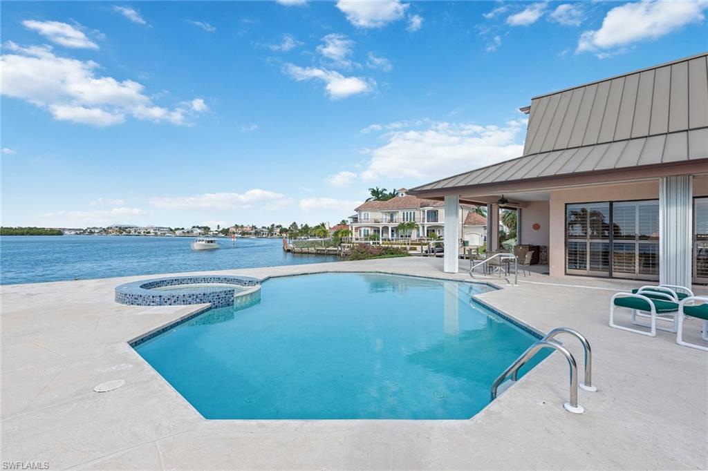 MARCO BEACH - Residential