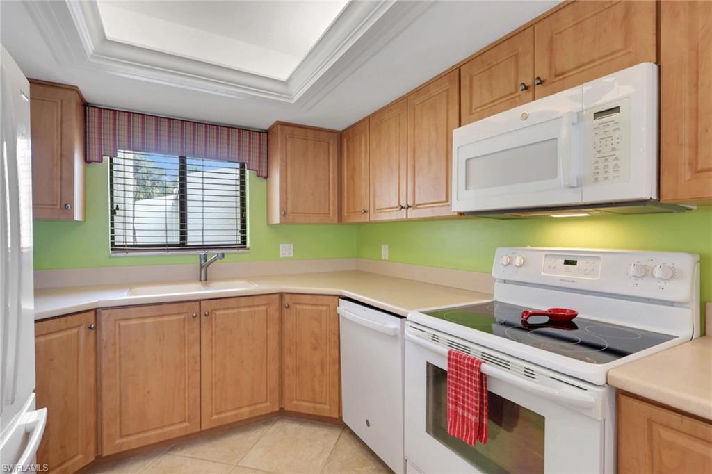 WINDJAMMER VILLAGE AT THE LAND - Residential