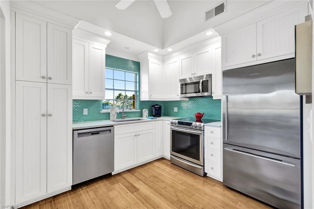 RIVERS EDGE - Residential