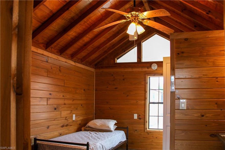 Cozy 1 bedroom 1 bath totally redone with screened porch and dock included.  Across the street to the pool and walking distance to the marina, restaurant and bar.