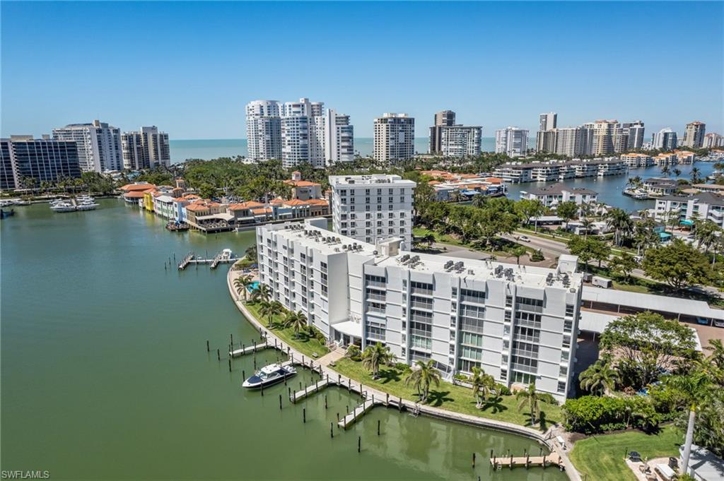 PELICAN POINT - Residential