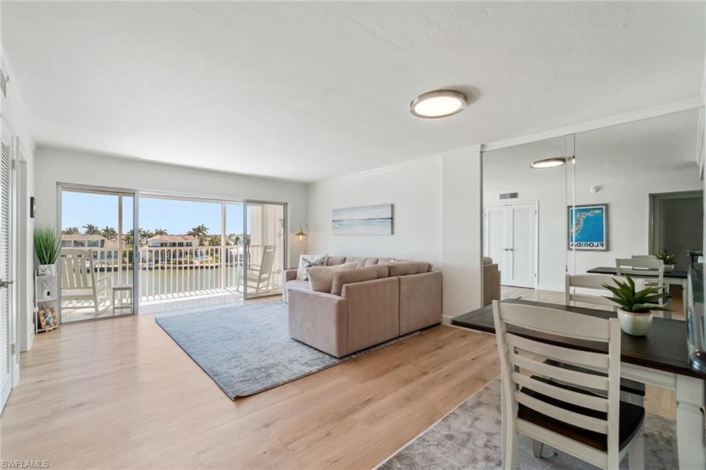 PELICAN POINT - Residential