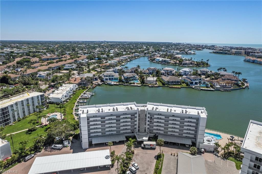 PELICAN POINT - Residential