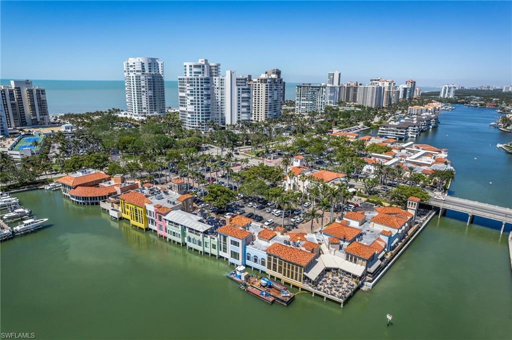 PELICAN POINT - Residential