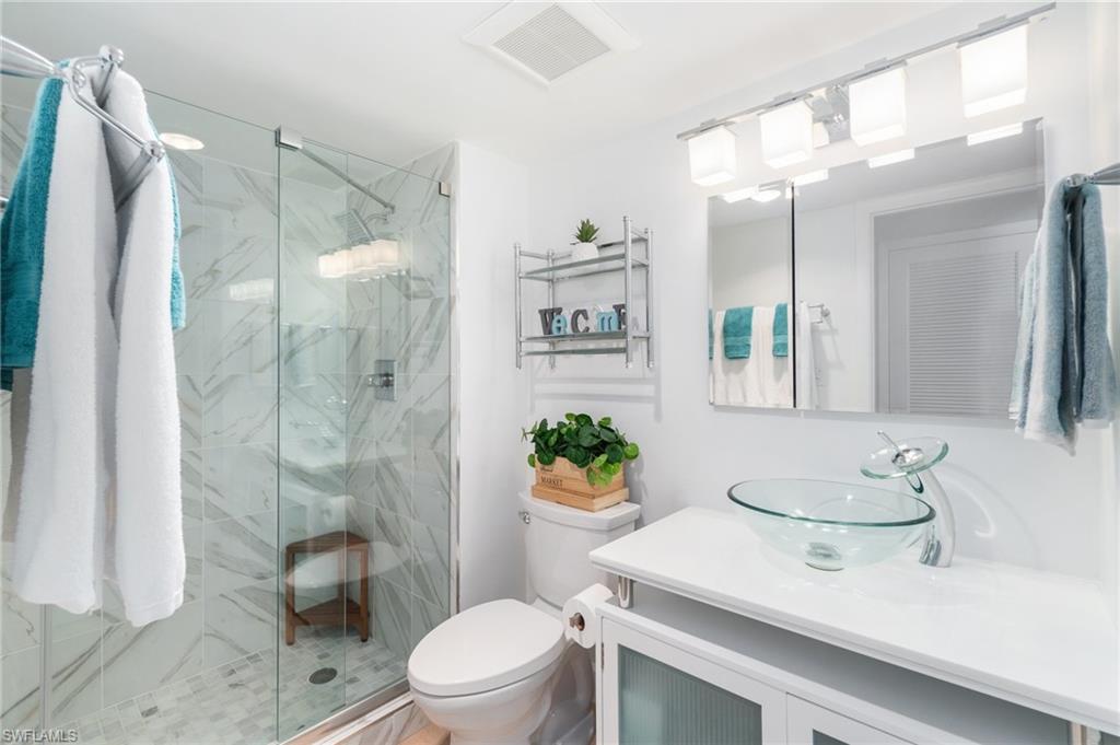 PELICAN POINT - Residential