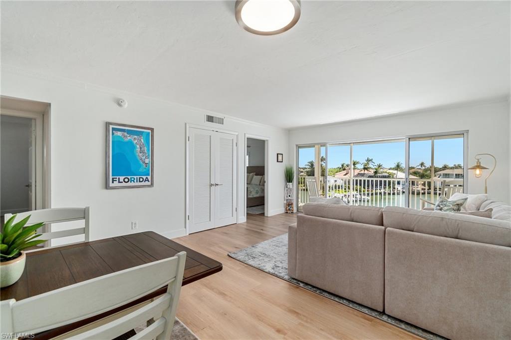 PELICAN POINT - Residential