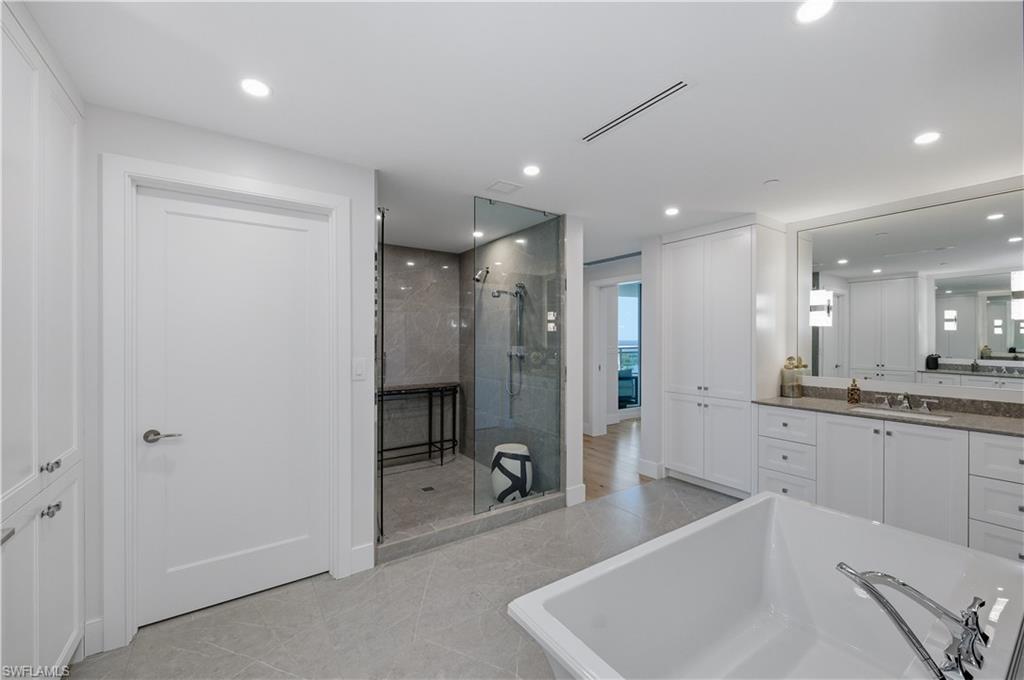 KALEA BAY TOWER 200 - Residential