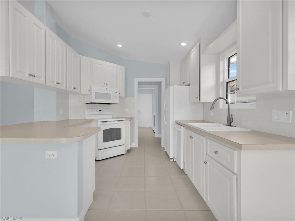 ISLAND WALK - Residential Lease