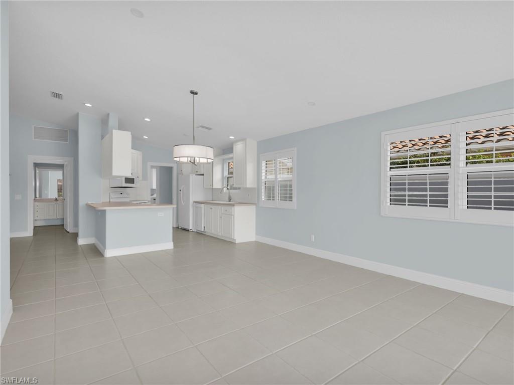 ISLAND WALK - Residential Lease