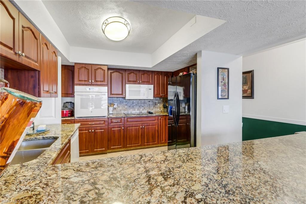 RIVERS CONDO - Residential