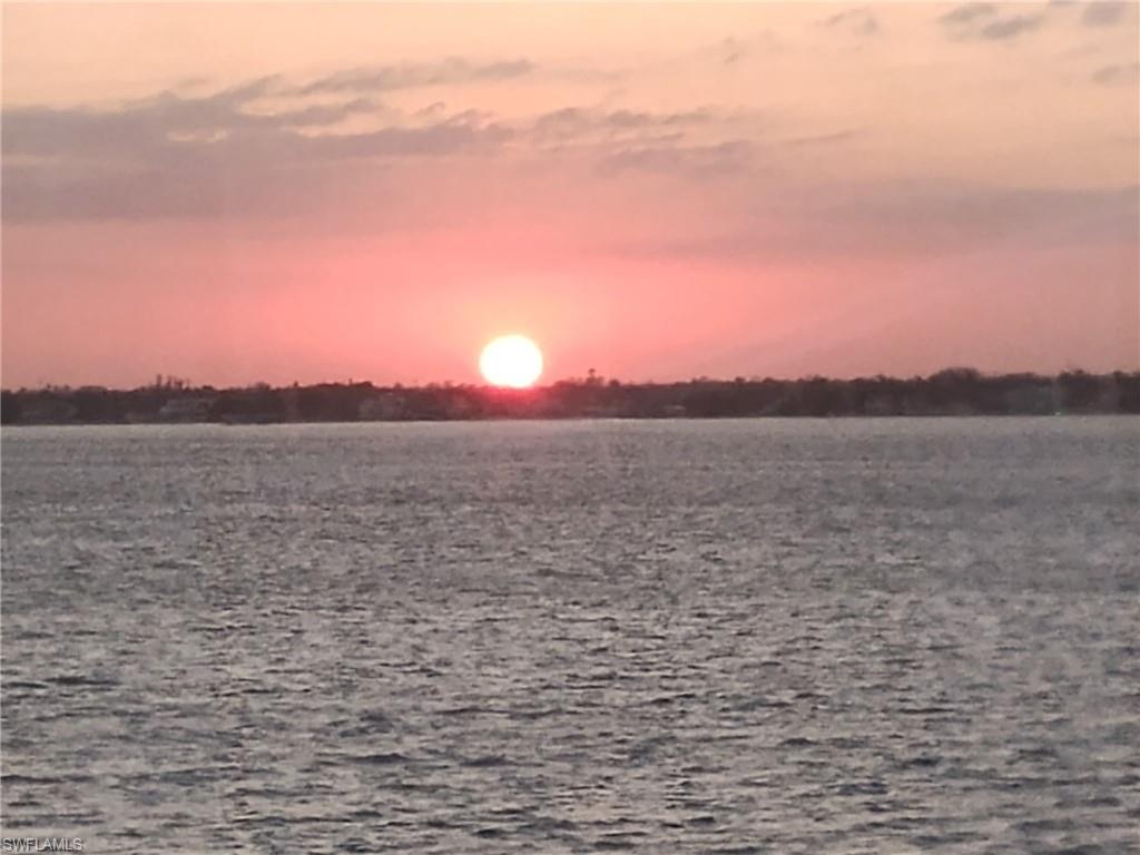 RIVERS CONDO - Residential