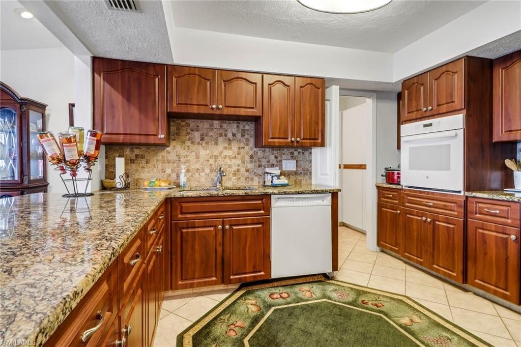 RIVERS CONDO - Residential