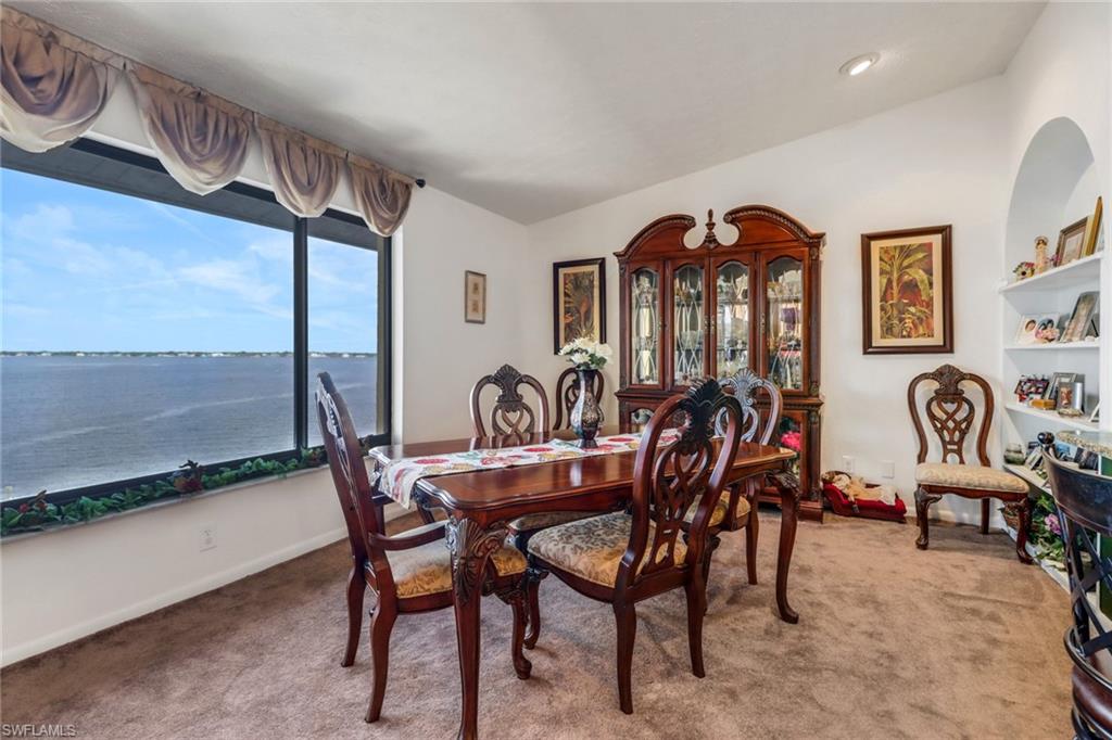 RIVERS CONDO - Residential