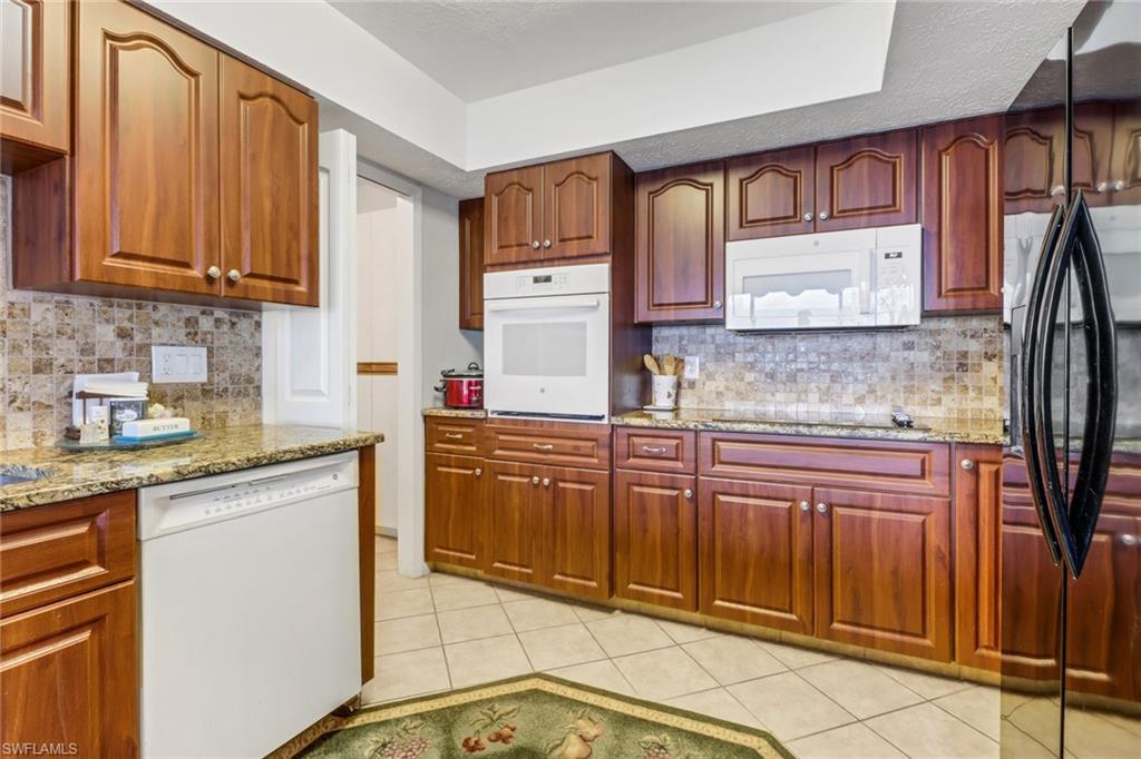 RIVERS CONDO - Residential