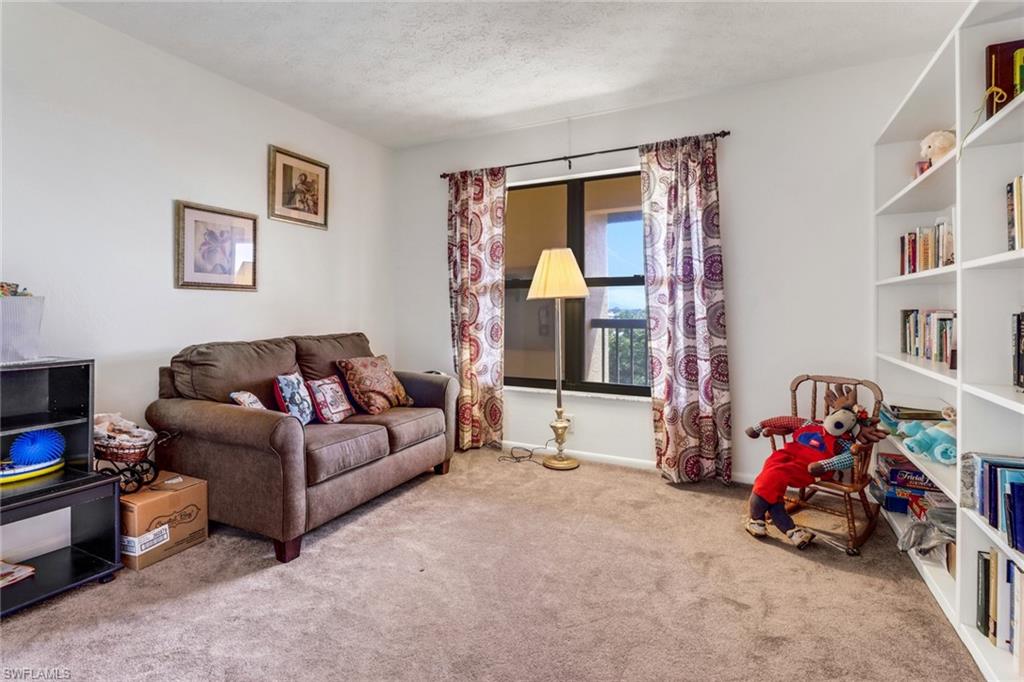 RIVERS CONDO - Residential