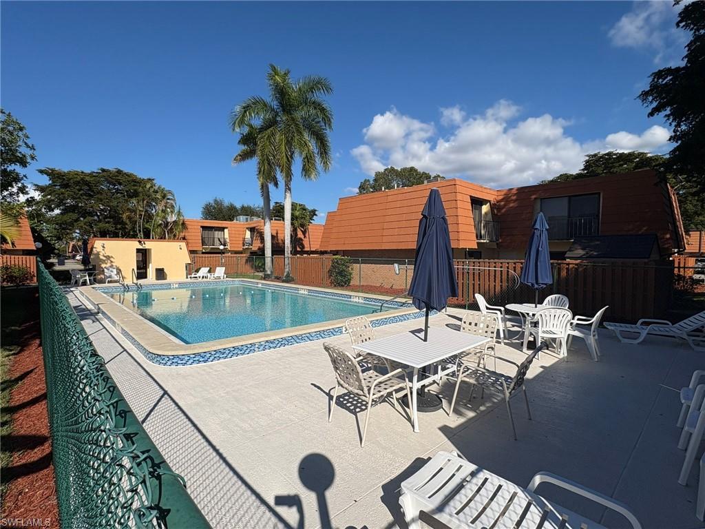 PARKWOODS TOWNHOUSE COMMUNITY - Residential Lease