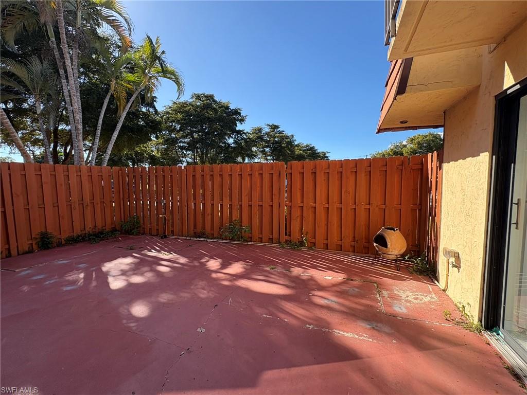 PARKWOODS TOWNHOUSE COMMUNITY - Residential Lease