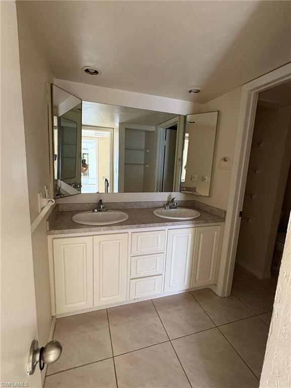 PARKWOODS TOWNHOUSE COMMUNITY - Residential Lease