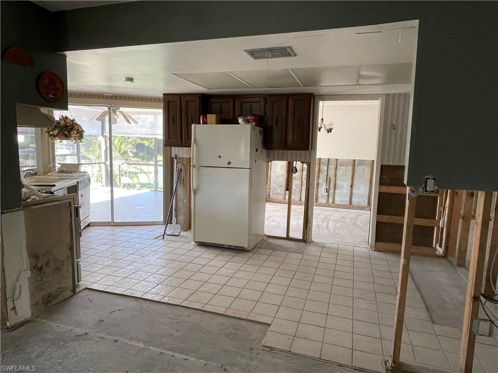 FORT MYERS SHORES - Residential