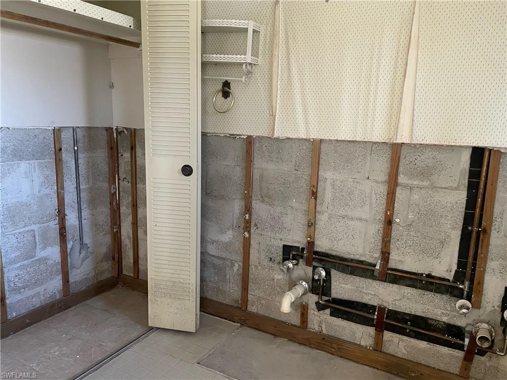 FORT MYERS SHORES - Residential