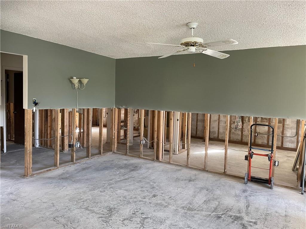 FORT MYERS SHORES - Residential