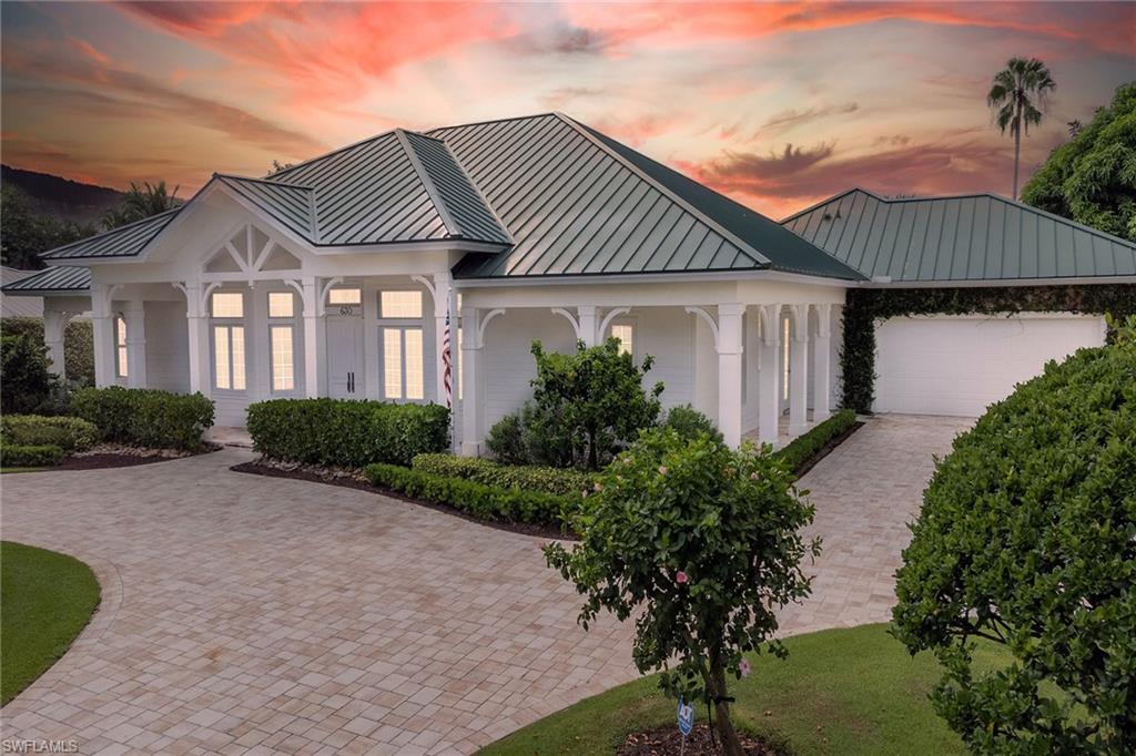 MOORINGS - Residential