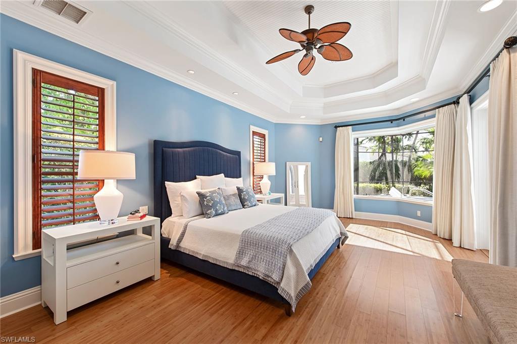 MOORINGS - Residential