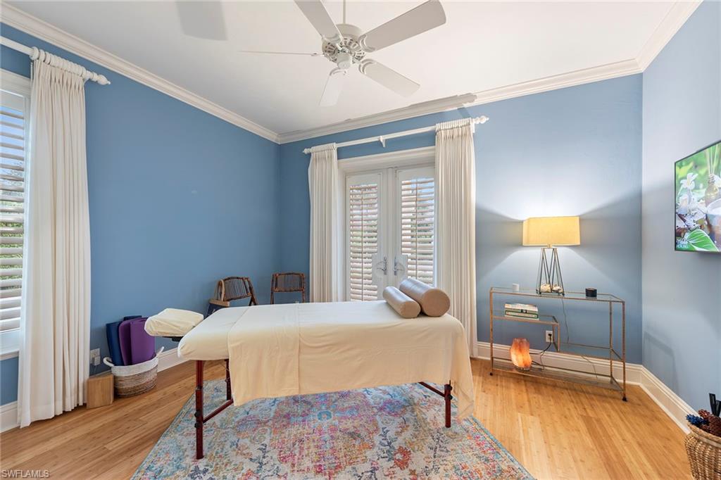 MOORINGS - Residential