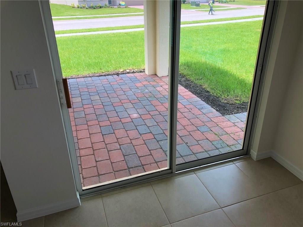 ENTRADA - Residential