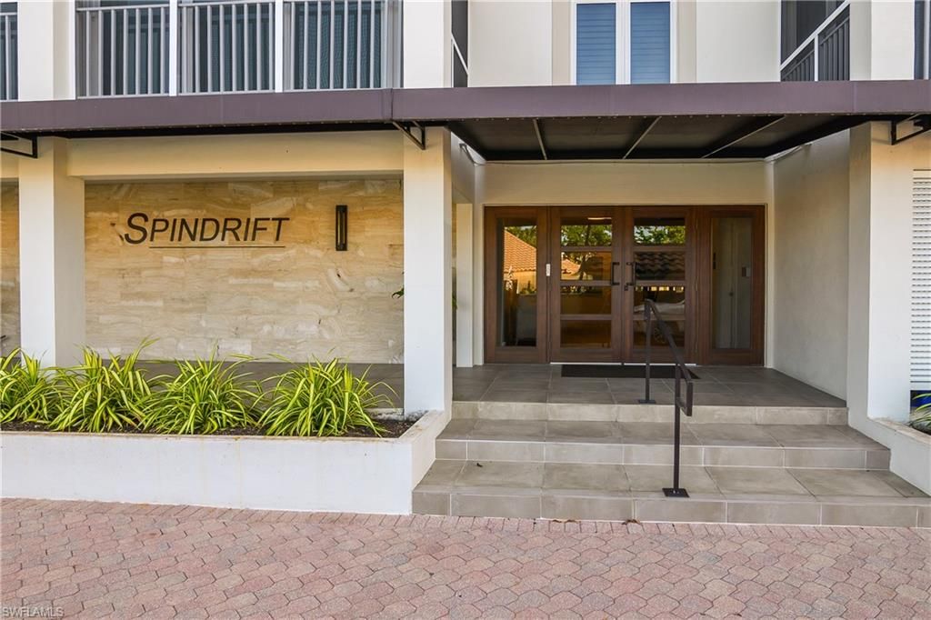 Photo of 2600 Gulf Shore BLVD N #52, NAPLES, FL 34103 (MLS # 225064115)