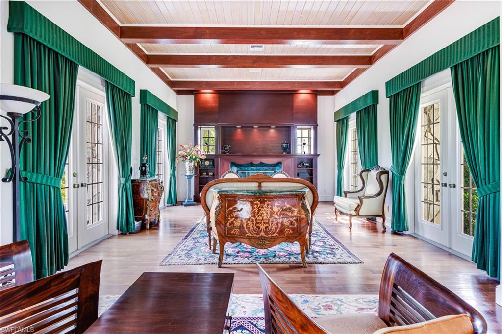 ST. CHARLES HARBOUR - Residential