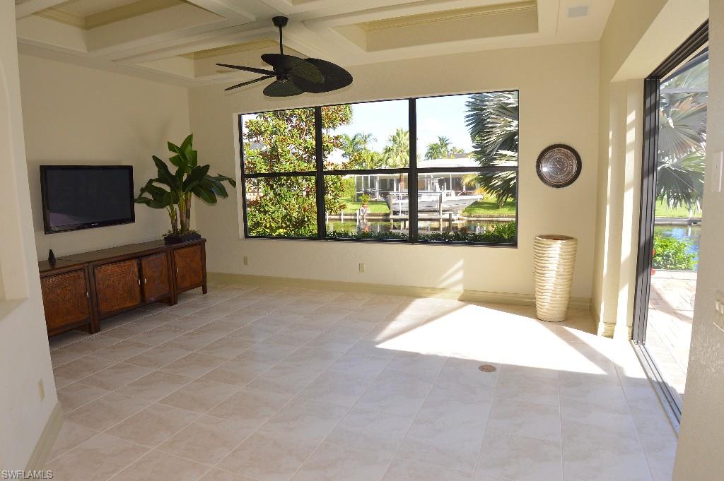 YACHT CLUB - Residential