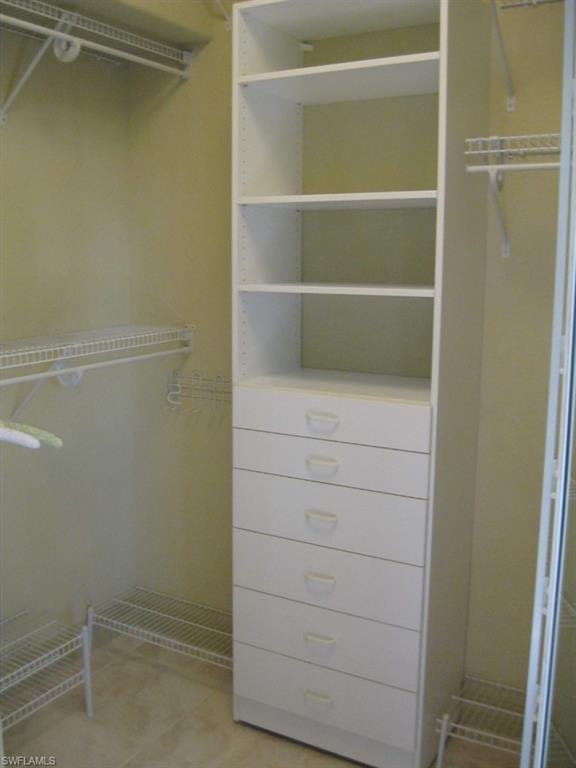 YACHT CLUB - Residential