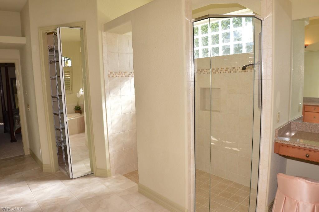 YACHT CLUB - Residential